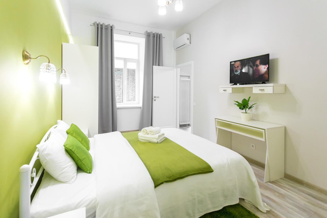 Bessarabka Apartments Kyiv Exterior photo